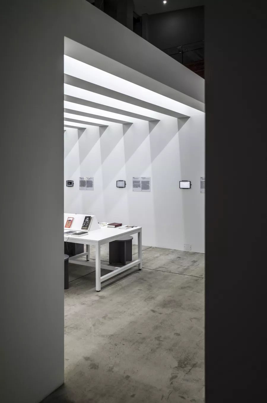 2020 ACC_R Residency Exhibition < BIOPHILIA: A handful of earth >