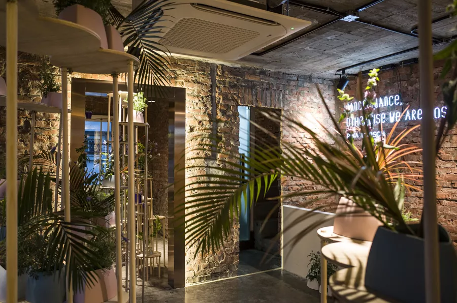 ARTS&CO X ELLE TRAVAILLE Exhibition