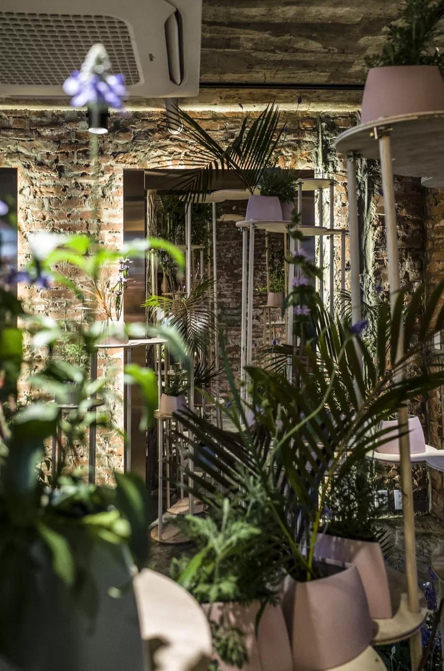 ARTS&CO X ELLE TRAVAILLE Exhibition
