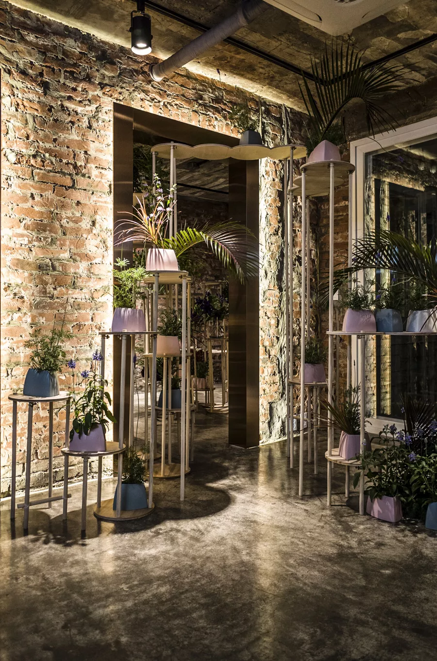 ARTS&CO X ELLE TRAVAILLE Exhibition